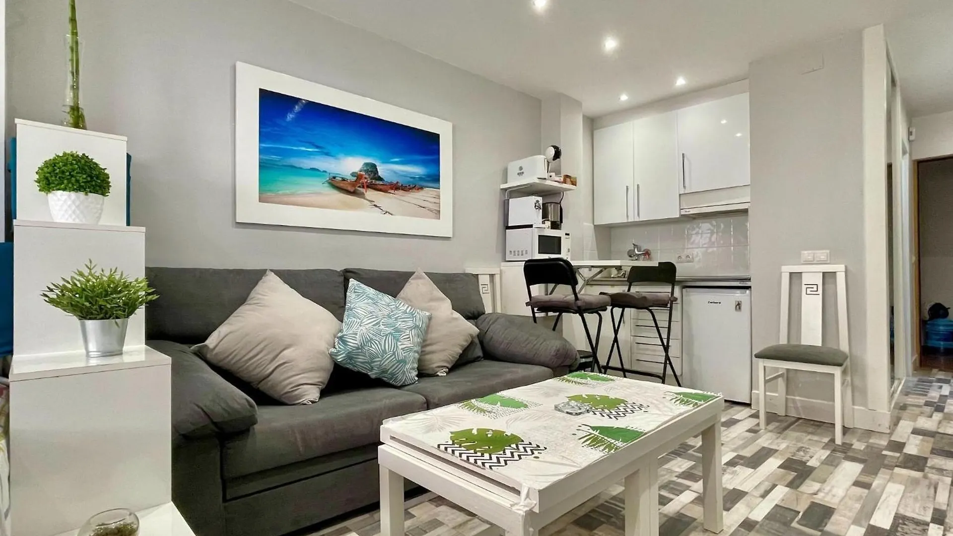 Apartment In Torremolinos Near Seabeach إسبانيا